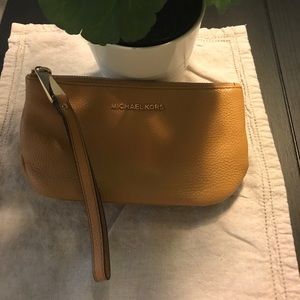 Michael Kors Rhea zip pouch